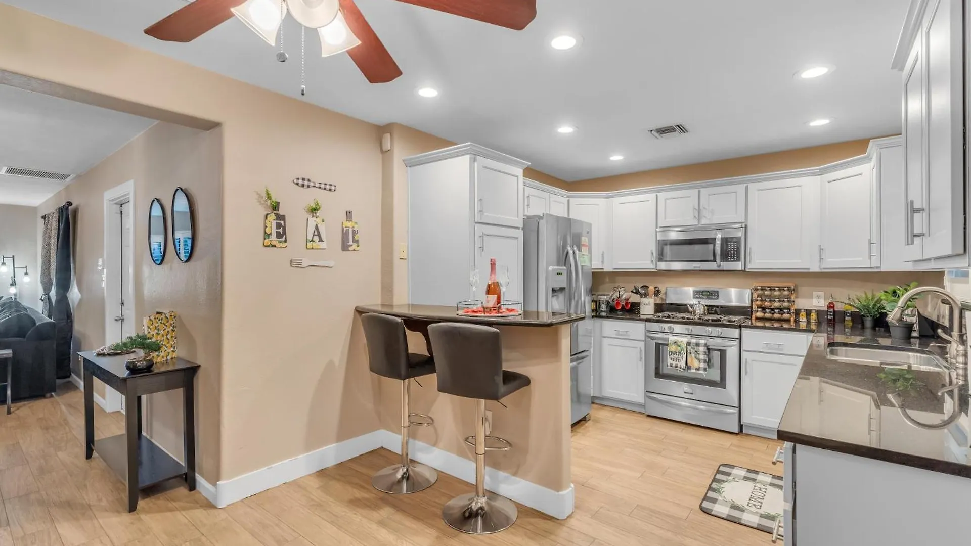 Hidden Gem 10 Min To Sky Harbor & Dt! 0*, Phoenix USA